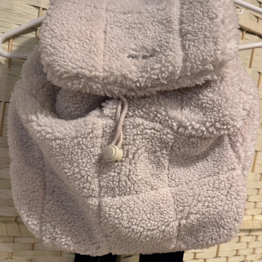 DKNY Cream Sherpa women’s Backpack - Picture 2 of 9